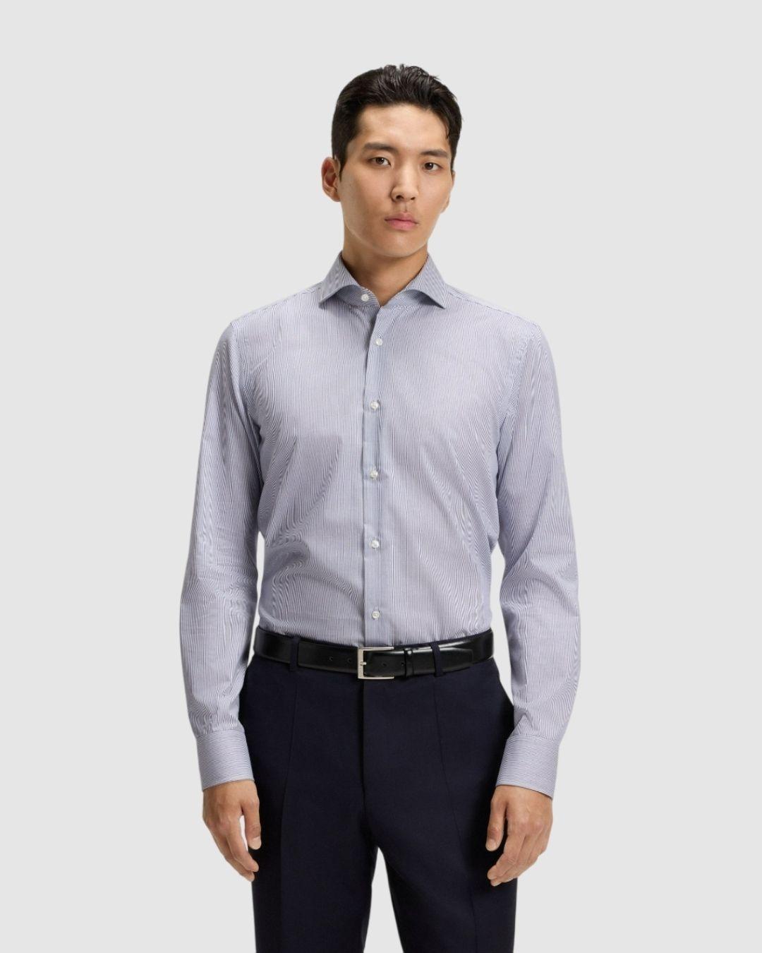 Camisa BOSS slim fit en sarga de algodón a rayas 